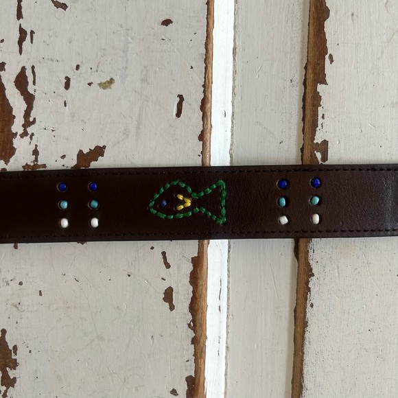 Leather hand tooled Brown belt with fish design Medium - Picture 6 of 11